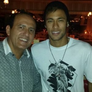 Com Neymar