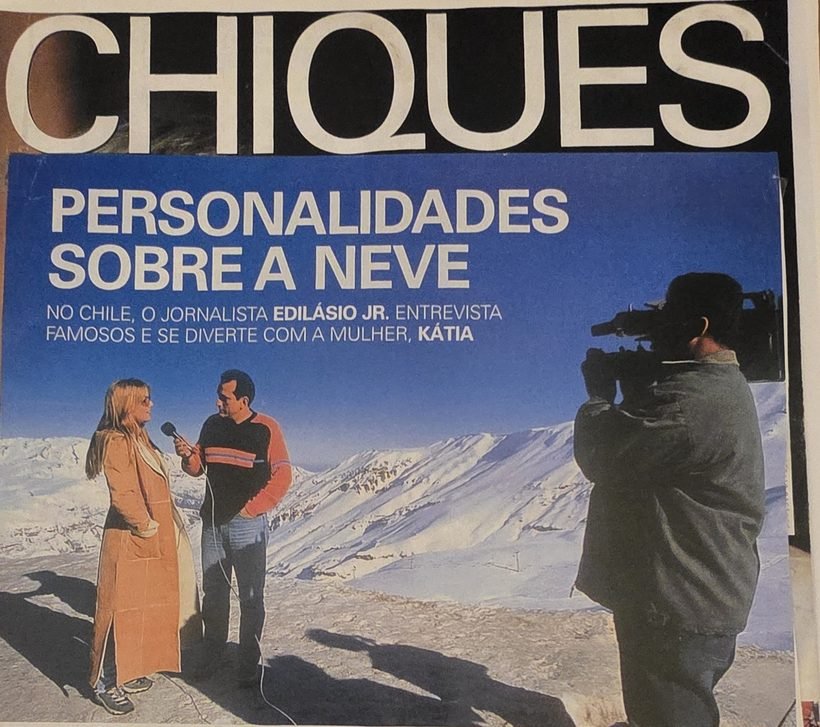 Página de revista, seção Chiques, sobre a cobertura de Edilásio Jr. nas estações de esqui do Chile