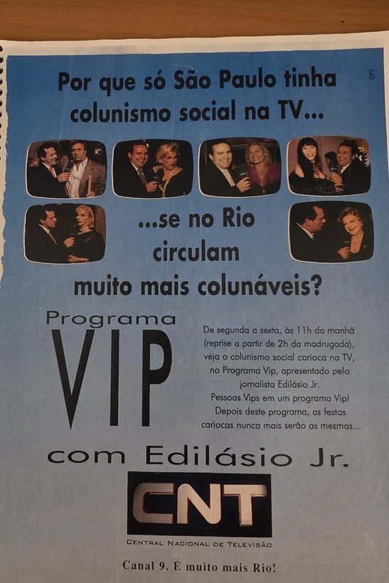 Anúncio institucional da Rede CNT para o Programa VIP, com seis fotos de Edilásio Jr. em reportagem