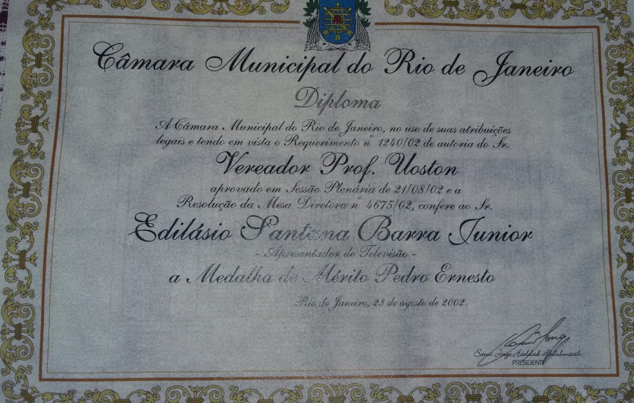 Diploma da Medalha de Mérito Pedro Ernesto, concedida pela Câmara Municipal do Rio de Janeiro, 23 de agosto de 2002