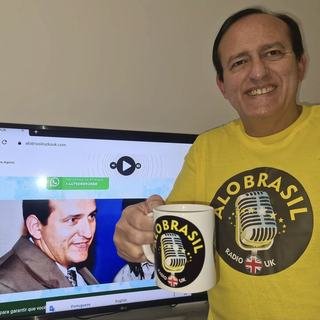 Estúdio da rádio em português no Reino Unido